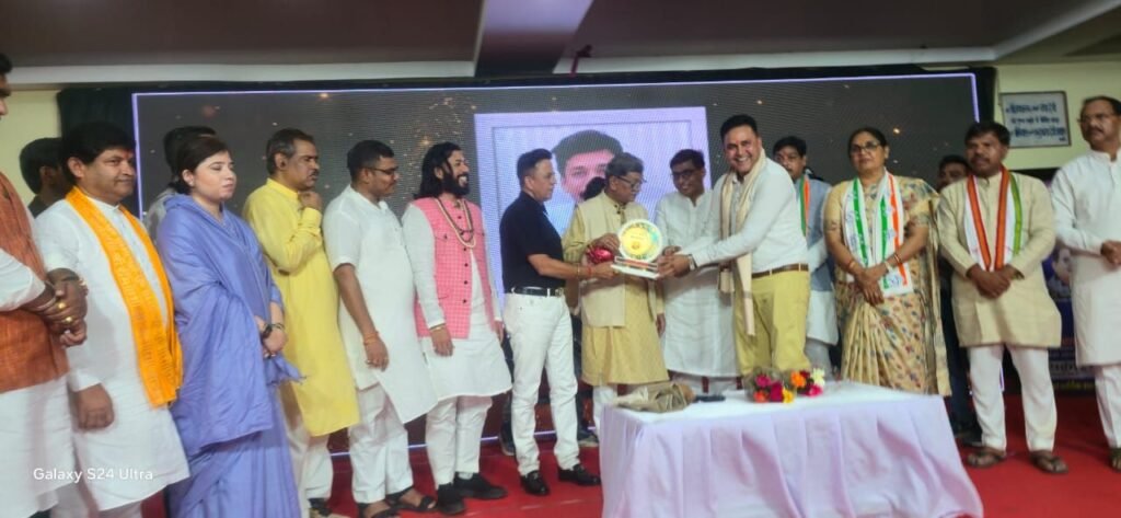 शिक्षा के क्षेत्र में उत्कृष्ट कार्यो के लिए सम्मानित हुए गुंजन एजुकेशन सेंटर के डायरेक्टर नितिन सोनी. नेता प्रतिपक्ष महंत. प्रभारी मंत्री सहित जिले की दिग्गज हस्तियां थी मौजूद शिक्षा के क्षेत्र में उत्कृष्ट कार्यो के लिए सम्मानित हुए गुंजन एजुकेशन सेंटर के डायरेक्टर नितिन सोनी. नेता प्रतिपक्ष महंत. प्रभारी मंत्री सहित जिले की दिग्गज हस्तियां थी मौजूद kshititech