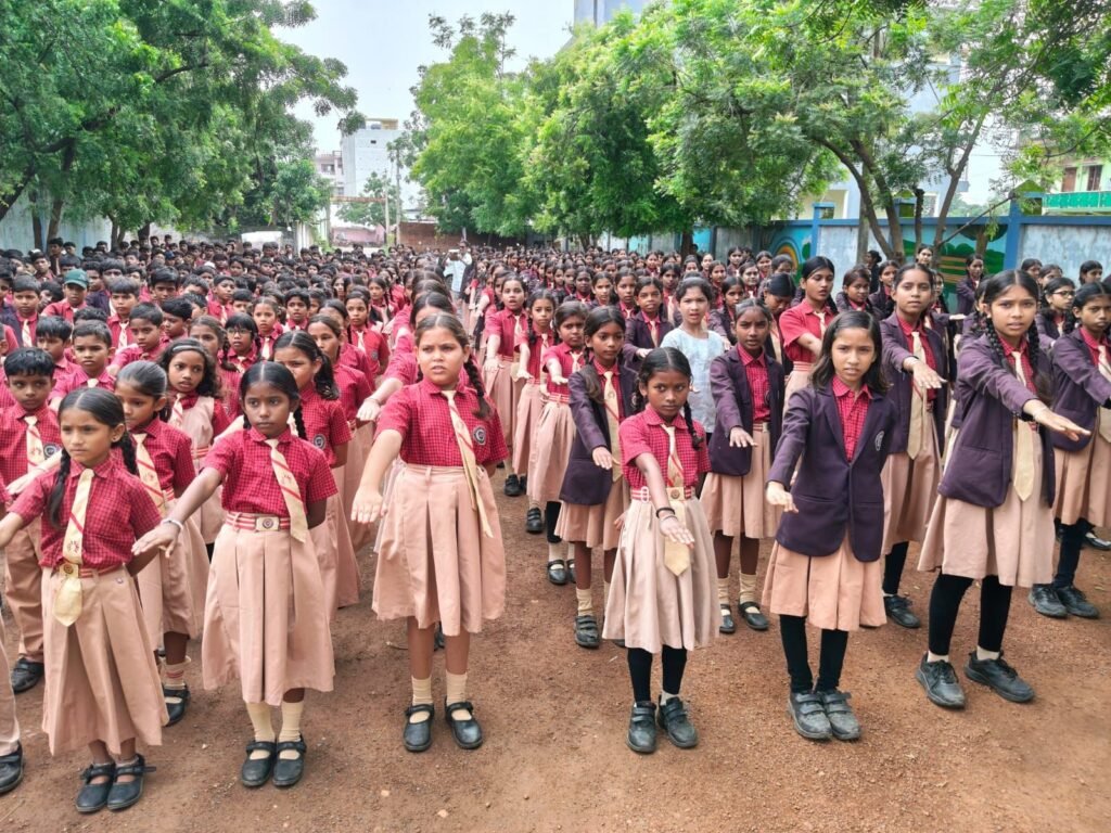 लिटिल फ्लावर स्कूल के बच्चों ने भी लिया संकल्प-नशे के प्रति जागरूकता का सबसे बड़ा अभियान-दस करोड़ नशामुक्ति प्रतिज्ञा महा अभियान 2026 के अंतर्गत लिटिल फ्लावर स्कूल में जागरूकता एवं प्रतिज्ञा कार्यक्रम आयोजित. बच्चे भी लोगों को करेंगे नशे से दूर रहने के प्रति जागरूक लिटिल फ्लावर स्कूल के बच्चों ने भी लिया संकल्प-नशे के प्रति जागरूकता का सबसे बड़ा अभियान-दस करोड़ नशामुक्ति प्रतिज्ञा महा अभियान 2026 के अंतर्गत लिटिल फ्लावर स्कूल में जागरूकता एवं प्रतिज्ञा कार्यक्रम आयोजित. बच्चे भी लोगों को करेंगे नशे से दूर रहने के प्रति जागरूक kshititech