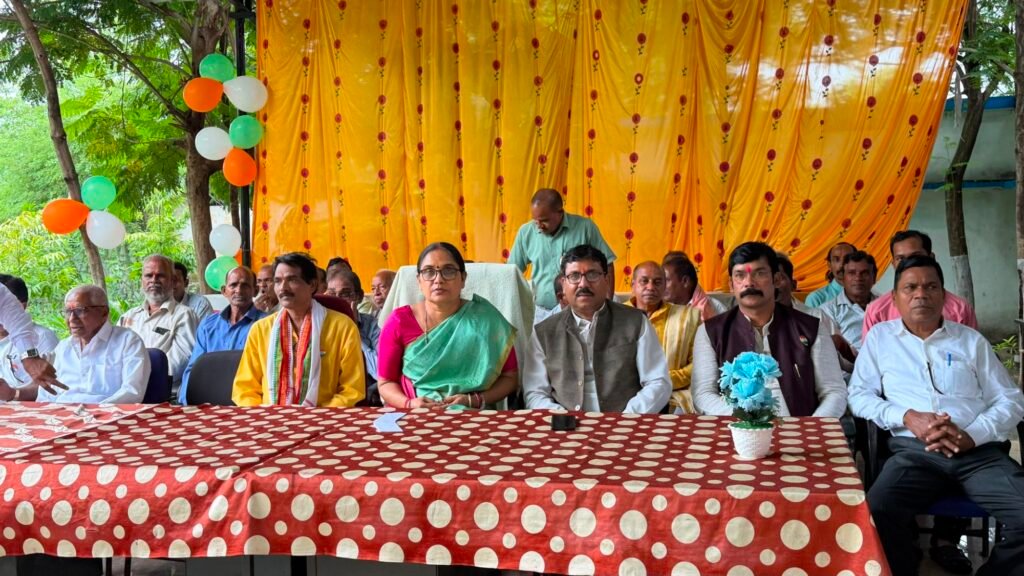 टेमर पंचायत में कांग्रेस जिला अध्यक्ष रश्मि गबेल ने किया ध्वजारोहण. सरपंच चंद्र कुमार सोनी ने भी ध्वजारोहण के साथ ही ग्राम पंचायत के विभिन्न कार्यक्रमों में करी सहभागिता. ग्राम वासियों को दी स्वतंत्रता दिवस की शुभकामनाएं. मेधावी बच्चों का हुआ सम्मान टेमर पंचायत में कांग्रेस जिला अध्यक्ष रश्मि गबेल ने किया ध्वजारोहण. सरपंच चंद्र कुमार सोनी ने भी ध्वजारोहण के साथ ही ग्राम पंचायत के विभिन्न कार्यक्रमों में करी सहभागिता. ग्राम वासियों को दी स्वतंत्रता दिवस की शुभकामनाएं. मेधावी बच्चों का हुआ सम्मान kshititech