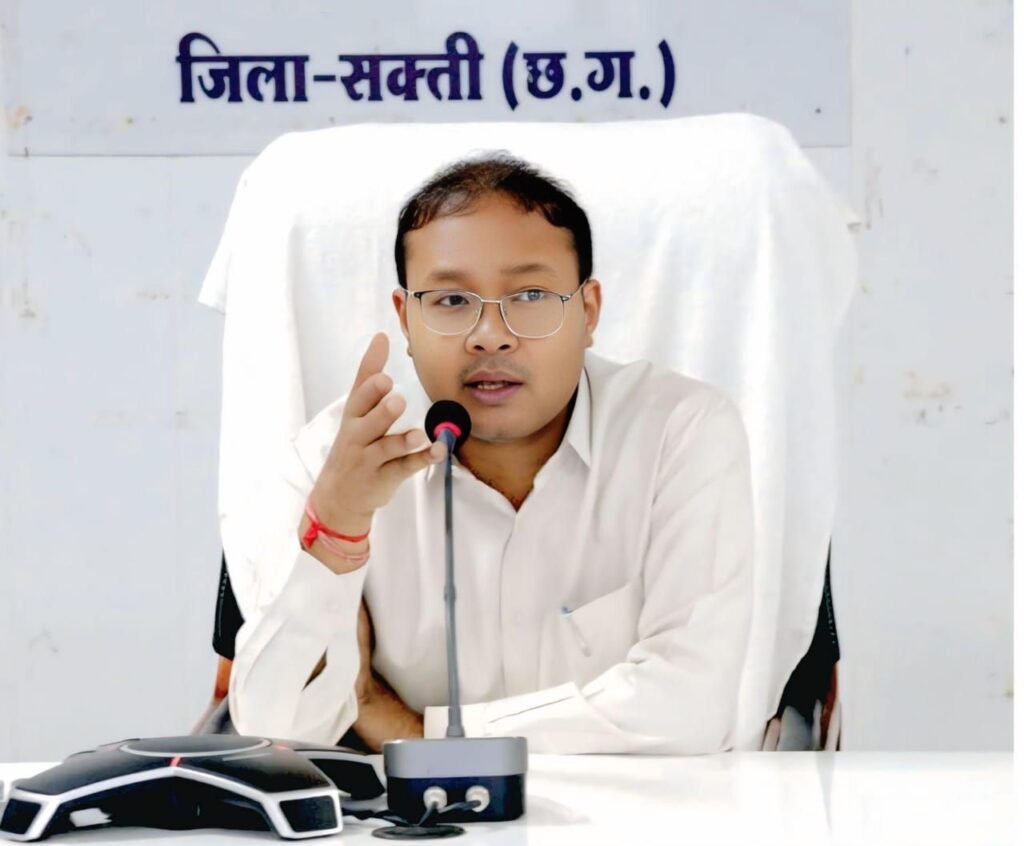 कलेक्टर तोपनो साहब के अधिकारियों को निर्देश- जाति प्रमाण पत्र के कार्यों में बरते संवेदनशीलता. बारिश को देखते हुए अलर्ट मोड में रहने के भी दिए गए निर्देश. भारी बारिश के बावजूद समय सीमा की बैठक में पहुंचे जिले के अधिकारी. अलग-अलग विभागों की करी समीक्षा कलेक्टर तोपनो साहब के अधिकारियों को निर्देश- जाति प्रमाण पत्र के कार्यों में बरते संवेदनशीलता. बारिश को देखते हुए अलर्ट मोड में रहने के भी दिए गए निर्देश. भारी बारिश के बावजूद समय सीमा की बैठक में पहुंचे जिले के अधिकारी. अलग-अलग विभागों की करी समीक्षा kshititech