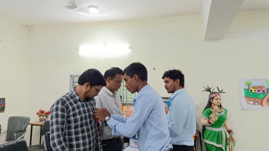 शक्ति जिले के उपbजिला निर्वाचन अधिकारी अरुण कुमार सोम की उपस्थिति में मतदाता जागरूकता कार्यक्रम के अंतर्गत निर्वाचन साक्षरता क्लब का हुआ कार्यशाला. शासकीय क्रांति कुमार कॉलेज में आयोजित था कार्यक्रम शक्ति जिले के उपbजिला निर्वाचन अधिकारी अरुण कुमार सोम की उपस्थिति में मतदाता जागरूकता कार्यक्रम के अंतर्गत निर्वाचन साक्षरता क्लब का हुआ कार्यशाला. शासकीय क्रांति कुमार कॉलेज में आयोजित था कार्यक्रम kshititech