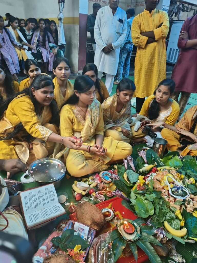महादेव की आस्था में जुटा विद्यालय परिवार-सावन के अंतिम सोमवार को सरस्वती शिशु मंदिर पाली में हुआ भोलेनाथ के रुद्राभिषेक का आयोजन. विद्यालय प्रबंधन समिति के पदाधिकारियो सहित प्राचार्य चूड़ामणि साहू रहे मौजूद महादेव की आस्था में जुटा विद्यालय परिवार-सावन के अंतिम सोमवार को सरस्वती शिशु मंदिर पाली में हुआ भोलेनाथ के रुद्राभिषेक का आयोजन. विद्यालय प्रबंधन समिति के पदाधिकारियो सहित प्राचार्य चूड़ामणि साहू रहे मौजूद kshititech