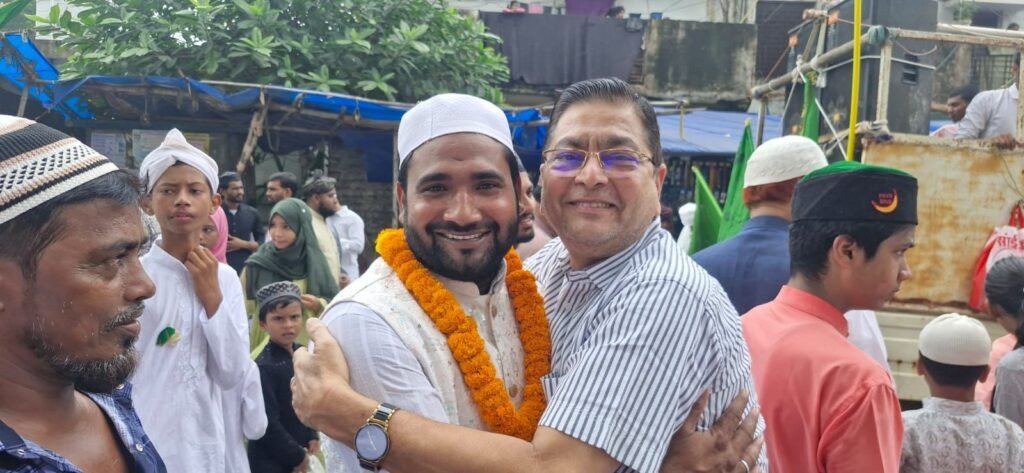 अग्रवाल सभा अध्यक्ष श्याम सुंदर ने दिया भाईचारा का संदेश- मुस्लिम समाज के जुलूस का किया जोरदार स्वागत.गले मिल कर दी समाज बंधुओ को ईद मिलादुन्नबी की बधाई. स्वागत सत्कार से अभिभूत हुआ मुस्लिम समाज अग्रवाल सभा अध्यक्ष श्याम सुंदर ने दिया भाईचारा का संदेश- मुस्लिम समाज के जुलूस का किया जोरदार स्वागत.गले मिल कर दी समाज बंधुओ को ईद मिलादुन्नबी की बधाई. स्वागत सत्कार से अभिभूत हुआ मुस्लिम समाज kshititech