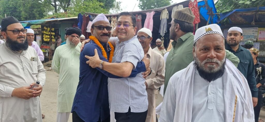 अग्रवाल सभा अध्यक्ष श्याम सुंदर ने दिया भाईचारा का संदेश- मुस्लिम समाज के जुलूस का किया जोरदार स्वागत.गले मिल कर दी समाज बंधुओ को ईद मिलादुन्नबी की बधाई. स्वागत सत्कार से अभिभूत हुआ मुस्लिम समाज अग्रवाल सभा अध्यक्ष श्याम सुंदर ने दिया भाईचारा का संदेश- मुस्लिम समाज के जुलूस का किया जोरदार स्वागत.गले मिल कर दी समाज बंधुओ को ईद मिलादुन्नबी की बधाई. स्वागत सत्कार से अभिभूत हुआ मुस्लिम समाज kshititech