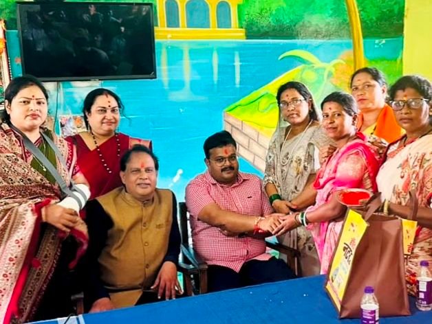 26 अगस्त को महिला मोर्चा एवं ब्रह्माकुमारी की बहनों ने शक्ति के जिला जेल में बंदियों को बांधा रक्षा सूत्र- जेलर पटेल सहित जनप्रतिनिधि रहे मौजूद. ब्रह्माकुमारी की बहनों ने बंदियों को दिया मेडिटेशन kshititech