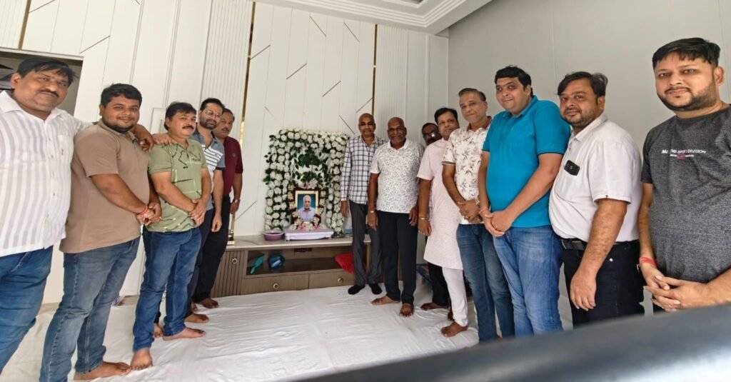 02 अगस्त को मारवाड़ी युवा मंच परिवार ने दी स्व. फतेचंद अग्रवाल को श्रद्धांजलि. मंच के संरक्षक प्रकाश चंद्र अग्रवाल एवं समाज से भी विनोद अग्रवाल चांपा के पूज्य पिता थे फत्तेचंद जी. 1 अगस्त को पूर्व नेता प्रतिपक्ष नारायण चंदेल ने भी शक्ति पहुंचकर दी श्रद्धांजलि kshititech