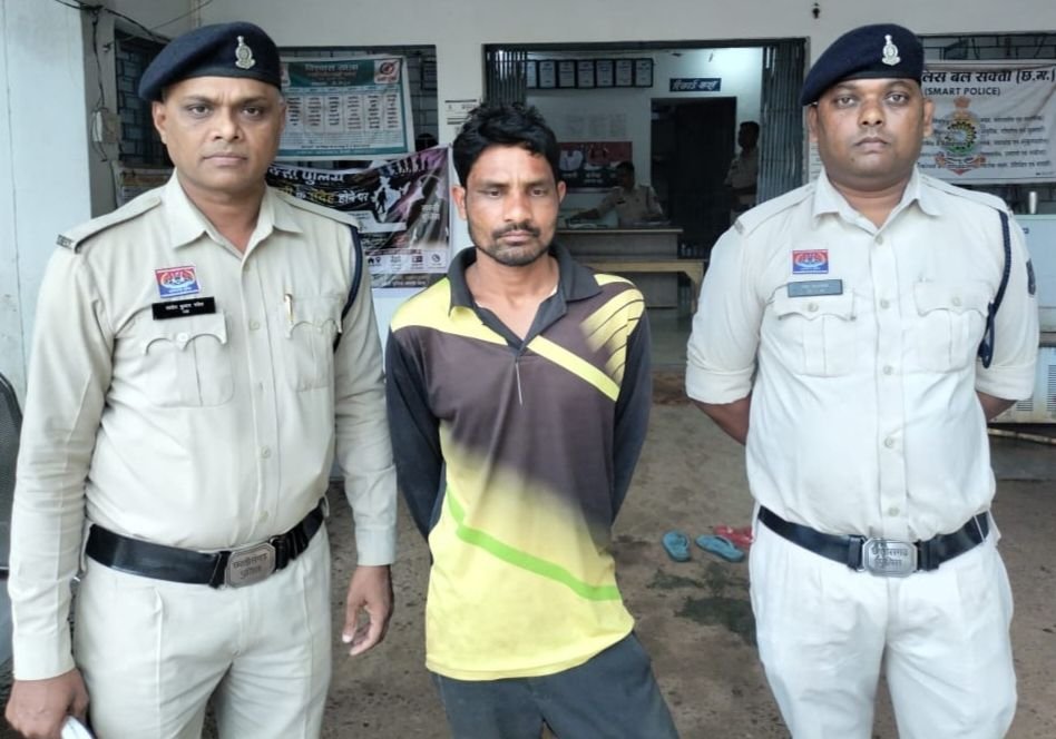 नाबालिक बालिका को बलात्कार कर टांगी के किया प्राणघातक हमला. पुलिस की सक्रियता से चंद घंटे में आरोपी पहुंचा हवालात में.मामला जैजैपुर पुलिस थाने का नाबालिक बालिका को बलात्कार कर टांगी के किया प्राणघातक हमला. पुलिस की सक्रियता से चंद घंटे में आरोपी पहुंचा हवालात में.मामला जैजैपुर पुलिस थाने का kshititech