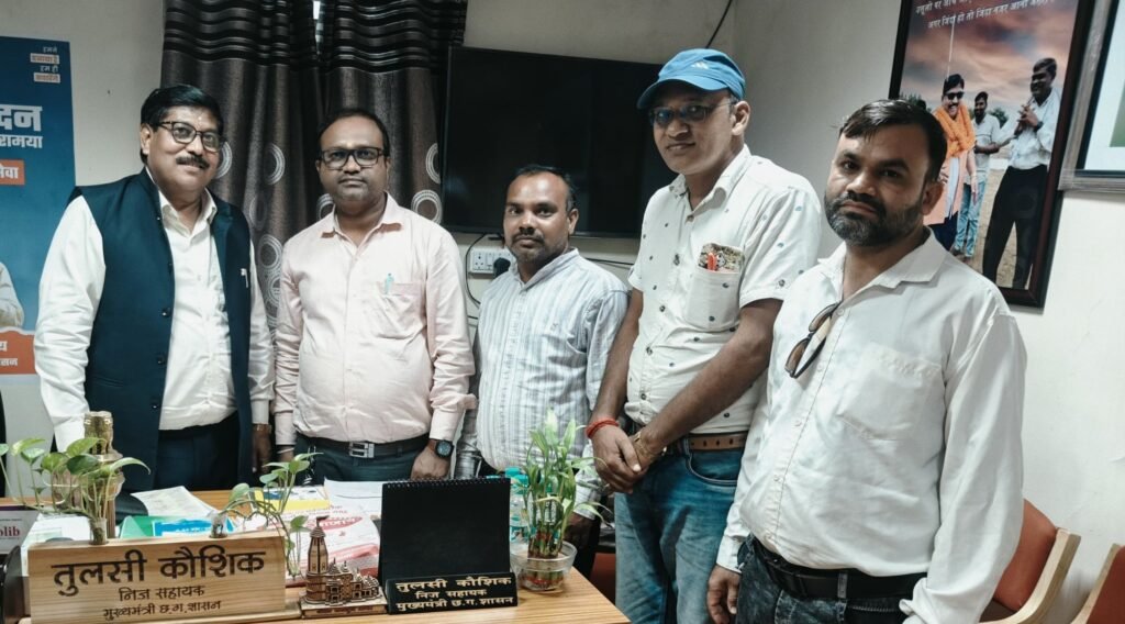 धान खरीदी से पहले फिर आंदोलन की राह पर जाएंगे कंप्यूटर ऑपरेटर-दिल्ली के जंतर मंतर की तरह छत्तीसगढ़ में भी निर्णायक आंदोलन करेंगे 2739 कंप्यूटर ऑपरेटर. सीएम तक पहुंचाई अपनी मांग -कहां 12 महीने का रोजगार करें बहाल। अन्यथा होगा विरोध प्रदर्शन। प्रदेश सह सचिव एवं संघ के शक्ति जिला इकाई के अध्यक्ष पुरुषोत्तम बरेठ ने दी जानकारी धान खरीदी से पहले फिर आंदोलन की राह पर जाएंगे कंप्यूटर ऑपरेटर-दिल्ली के जंतर मंतर की तरह छत्तीसगढ़ में भी निर्णायक आंदोलन करेंगे 2739 कंप्यूटर ऑपरेटर. सीएम तक पहुंचाई अपनी मांग -कहां 12 महीने का रोजगार करें बहाल। अन्यथा होगा विरोध प्रदर्शन। प्रदेश सह सचिव एवं संघ के शक्ति जिला इकाई के अध्यक्ष पुरुषोत्तम बरेठ ने दी जानकारी kshititech
