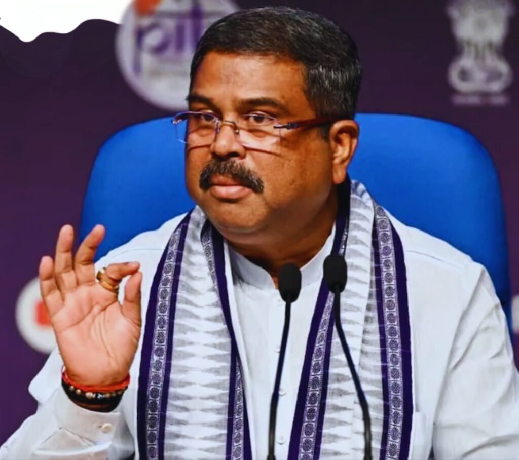 पूर्व मंत्री धर्मेंद्र प्रधान ने कहा मैं मैने ऐसा कुछ नहीं किया जिससे उड़ीसा के लोगों को शर्मिंदा होना पड़े- इस्तीफें के बाद पहली बार तोड़ी चुप्पी. नीट पेपर लीक मामले में मंत्री पद छोड़ना पड़ा था धर्मेंद्र प्रधान को. संबलपुर से सांसद है धर्मेंद्र प्रधान kshititech