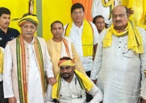 शक्ति में नेता प्रतिपक्ष महंत जी एवं पूर्व मंत्री जयसिंह अग्रवाल की उपस्थिति में हुआ विश्व आदिवासी दिवस का कार्यक्रम. समाज बंधुओ की रही भारी उपस्थिति.पारंपरिक वेशभूषा में नजर आई आदिवासी समाज की नारी शक्ति kshititech