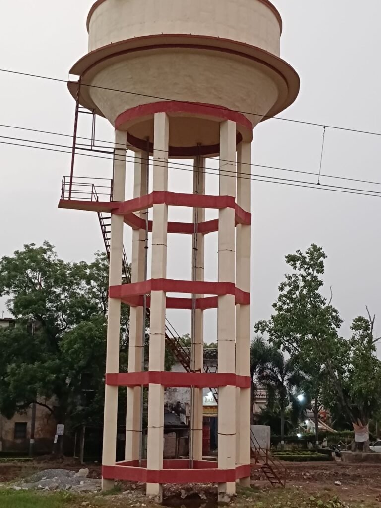 शक्ति शहर के रेलवे कॉलोनी के निवासियों की प्यास बुझाएंगी नई पानी की टंकी. रेलवे ने किया जल समस्या को देखते हुए नई टंकी का निर्माण. शीघ्र ही टंकी से पानी आपूर्ति होगी प्रारंभ सिल्वर फैक्ट्री के सामने बनाई गई है पानी की टंकी kshititech