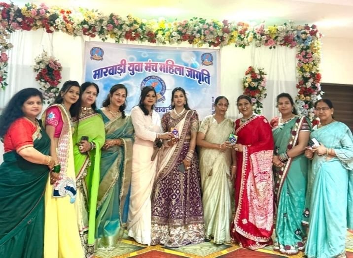 ऐतिहासिक आयोजन-शक्ति की महिला जागृति शाखा का संपन्न हुआ सावन तीज महोत्सव.पारंपरिक वेशभूषा में पहुंची महिलाएं. विभिन्न प्रतिस्पर्धाओं के बीच लजीज व्यंजन एवं सम्मान का भी हुआ कार्यक्रम. मारवाड़ी समाज की नई नवेली बहू बेटियों का भी हुआ सम्मान. 13 अगस्त को हटरी धर्मशाला में आयोजित था कार्यक्रम ऐतिहासिक आयोजन-शक्ति की महिला जागृति शाखा का संपन्न हुआ सावन तीज महोत्सव.पारंपरिक वेशभूषा में पहुंची महिलाएं. विभिन्न प्रतिस्पर्धाओं के बीच लजीज व्यंजन एवं सम्मान का भी हुआ कार्यक्रम. मारवाड़ी समाज की नई नवेली बहू बेटियों का भी हुआ सम्मान. 13 अगस्त को हटरी धर्मशाला में आयोजित था कार्यक्रम kshititech