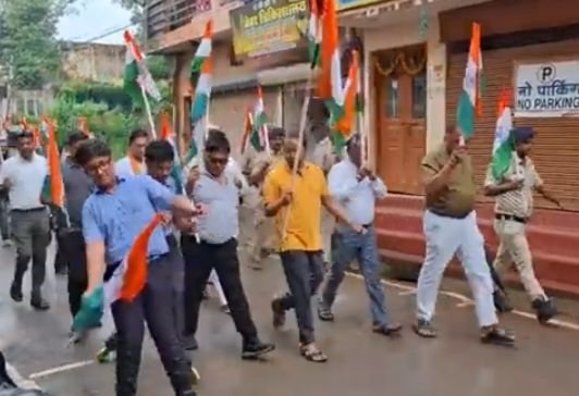 14 अगस्त को जिला मुख्यालय शक्ति में जिंदल वर्ल्ड स्कूल एवं पुलिस प्रशासन ने निकाली संयुक्त तिरंगा यात्रा. रिमझिम बारिश के बावजूद राष्ट्र भक्ति के प्रति दिखा अभूतपूर्व जुनून. पूरा शहर देश प्रेम में हुआ ओतप्रोत. शहर वासियों ने करी जिंदल वर्ल्ड स्कूल एवं पुलिस प्रशासन के इस संयुक्त कार्यक्रम की मुक्त कंठ से प्रशंसा kshititech