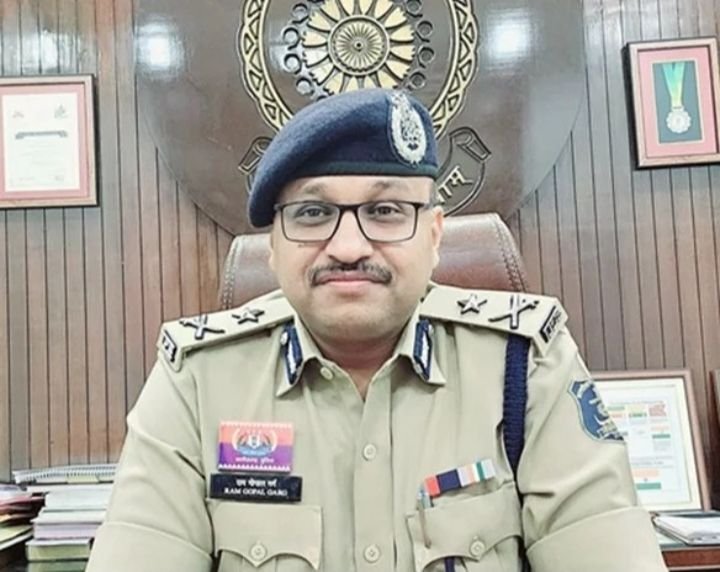 राष्ट्रपति पदक से सम्मानित हुए बिलासपुर संभाग के पुलिस महानिरीक्षक रामगोपाल गर्ग. वीडियो कॉन्फ्रेंसिंग से गर्ग साहब ने दिया पुलिस अधिकारियों को संदेश. आईजी कार्यालय में शान से लहराया तिरंगा. आईजी साहब ने पुलिस कर्मियों के उत्तम स्वास्थ्य के करी कामना राष्ट्रपति पदक से सम्मानित हुए बिलासपुर संभाग के पुलिस महानिरीक्षक रामगोपाल गर्ग. वीडियो कॉन्फ्रेंसिंग से गर्ग साहब ने दिया पुलिस अधिकारियों को संदेश. आईजी कार्यालय में शान से लहराया तिरंगा. आईजी साहब ने पुलिस कर्मियों के उत्तम स्वास्थ्य के करी कामना kshititech