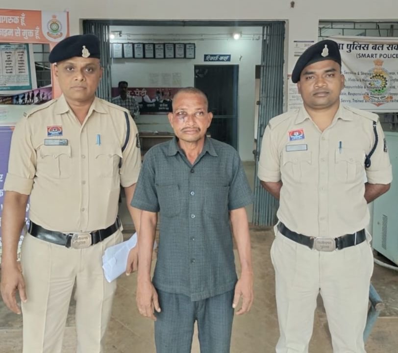 अपनी पत्नी पर टांगी से प्राण घातक हमला करने वाला आरोपी चंद घंटो में पहुंचा हवालात में. मामला शक्ति जिले के अंतर्गत पुलिस थाना जैजैपुर का kshititech