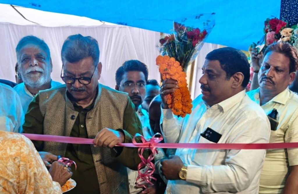 शक्ति के नोबल लाइफ हॉस्पिटल के शुभारंभ में पहुंचे नेता प्रतिपक्ष महंत जी ने कहा- नैतिकता से इलाज। सेवा में उत्कृष्ट एवं सुलभ स्वास्थ्य सेवाएं प्रदान करेगा नोबल लाइफ हॉस्पिटल. स्थानीय सांसद कमलेश जांगड़े ने करी अध्यक्षता। अस्पताल प्रबंधन ने किया अतिथियों का स्वागत शक्ति के नोबल लाइफ हॉस्पिटल के शुभारंभ में पहुंचे नेता प्रतिपक्ष महंत जी ने कहा- नैतिकता से इलाज। सेवा में उत्कृष्ट एवं सुलभ स्वास्थ्य सेवाएं प्रदान करेगा नोबल लाइफ हॉस्पिटल. स्थानीय सांसद कमलेश जांगड़े ने करी अध्यक्षता। अस्पताल प्रबंधन ने किया अतिथियों का स्वागत kshititech