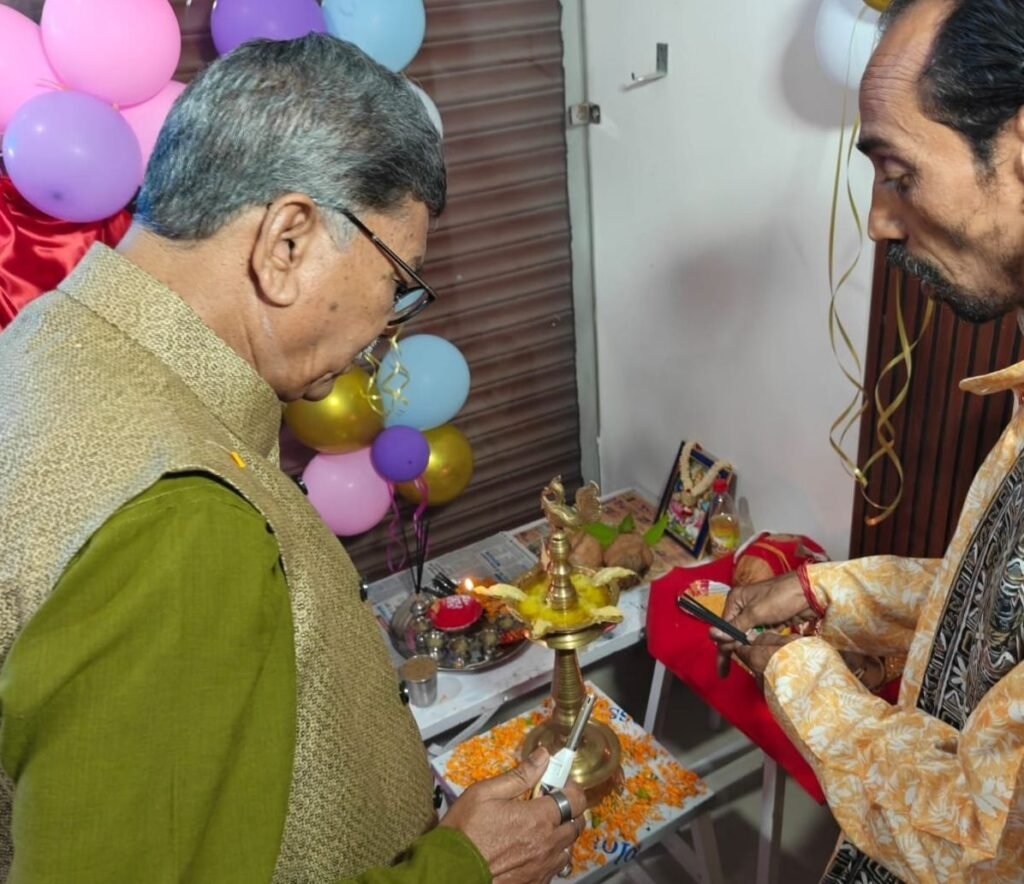शक्ति के नोबल लाइफ हॉस्पिटल के शुभारंभ में पहुंचे नेता प्रतिपक्ष महंत जी ने कहा- नैतिकता से इलाज। सेवा में उत्कृष्ट एवं सुलभ स्वास्थ्य सेवाएं प्रदान करेगा नोबल लाइफ हॉस्पिटल. स्थानीय सांसद कमलेश जांगड़े ने करी अध्यक्षता। अस्पताल प्रबंधन ने किया अतिथियों का स्वागत शक्ति के नोबल लाइफ हॉस्पिटल के शुभारंभ में पहुंचे नेता प्रतिपक्ष महंत जी ने कहा- नैतिकता से इलाज। सेवा में उत्कृष्ट एवं सुलभ स्वास्थ्य सेवाएं प्रदान करेगा नोबल लाइफ हॉस्पिटल. स्थानीय सांसद कमलेश जांगड़े ने करी अध्यक्षता। अस्पताल प्रबंधन ने किया अतिथियों का स्वागत kshititech