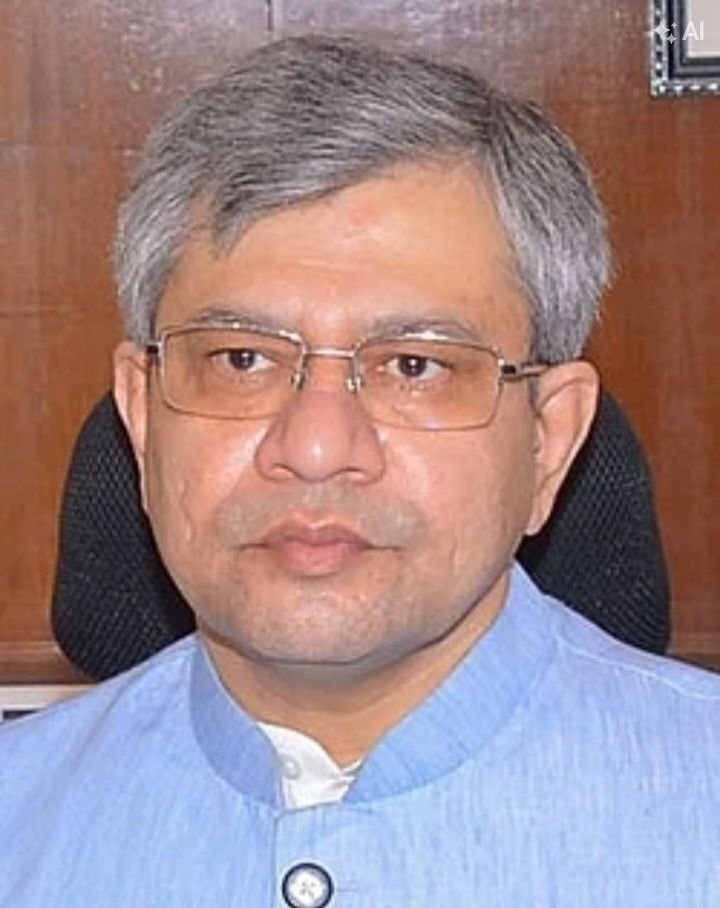 सांसद कमलेश जांगड़े के प्रयासों से चांपा रेलवे स्टेशन में उदयपुर सिटी शालीमार एक्सप्रेस के परिचालन को सप्ताह में एक दिन की जगह 2 दिन किए जाने की मिली स्वीकृति. स्वयं रेल मंत्री अश्विनी वैष्णव ने पत्र लिखकर सांसद जी को दी जानकारी. सांसद जी सहित क्षेत्र की जनता ने किया मंत्री जी का आभार kshititech
