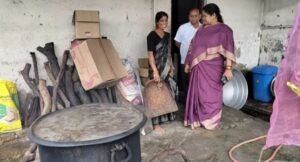 शक्ति जिले के एकलव्य आवासीय विद्यालय की अव्यवस्था पर भड़की सांसद कमलेश जांगड़े.नगर पंचायत अध्यक्ष के साथ पहुंची सांसद जी ने विद्यालय प्रबंधन एवं कर्मचारियों को दिए सख्त निर्देश. अव्यवस्थाओं को लेकर चर्चा में रहता है यह विद्यालय शक्ति जिले के एकलव्य आवासीय विद्यालय की अव्यवस्था पर भड़की सांसद कमलेश जांगड़े.नगर पंचायत अध्यक्ष के साथ पहुंची सांसद जी ने विद्यालय प्रबंधन एवं कर्मचारियों को दिए सख्त निर्देश. अव्यवस्थाओं को लेकर चर्चा में रहता है यह विद्यालय kshititech