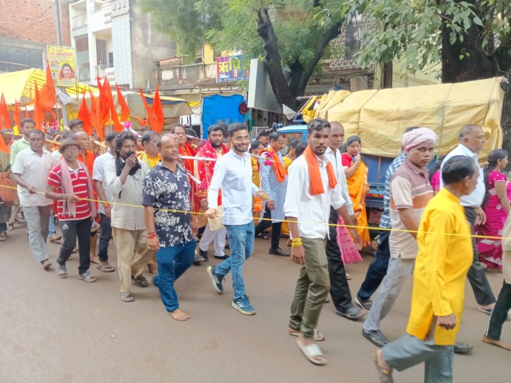 अद्वितीय कांवड़ यात्रा-24 अगस्त को शक्ति से निकली ऐतिहासिक कावड़ यात्रा- महामाई मंदिर से तुरी धाम तक हजारों की संख्या में शिव भक्तों ने उठाई कावड़. जिला पंचायत सदस्य आयुष शर्मा अन्नपूर्णा बाराद्वार एवं धर्मेंद्र सिंह कर रहे थे कावड़ यात्रा का नेतृत्व. पुरे यात्रा मार्ग में जगह-जगह हुआ कावड़ियों का स्वागत।तुरी में होगा भंडारा kshititech
