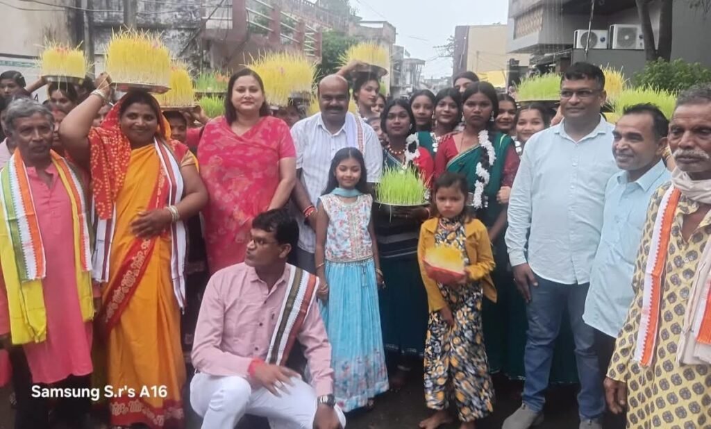 नैला के भोजली कार्यक्रम में पहुंचे विधायक व्यास कश्यप ने कहा-भोजली माता का आशीर्वाद बना रहे क्षेत्र वासियों पर. स्थानीय जनप्रतिनिधियों सहित नगर पालिका के पार्षद अरमान खान भी रहे मौजूद. भोजली विसर्जन कार्यक्रम को लेकर महिलाओं में दिखा भारी उत्साह नैला के भोजली कार्यक्रम में पहुंचे विधायक व्यास कश्यप ने कहा-भोजली माता का आशीर्वाद बना रहे क्षेत्र वासियों पर. स्थानीय जनप्रतिनिधियों सहित नगर पालिका के पार्षद अरमान खान भी रहे मौजूद. भोजली विसर्जन कार्यक्रम को लेकर महिलाओं में दिखा भारी उत्साह kshititech