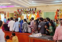 राधे राधे के दीवाने हुए लोग-शक्ति शहर में धूमधाम के साथ हुआ श्री कृष्ण जन्माष्टमी पर्व का आयोजन.शहर के श्री राम मंदिर. राधा कृष्ण मंदिर में उमड़ी श्रद्धालुओं की भीड़. मंदिरों में भारी भीड़ को नियंत्रित करने पुलिस प्रशासन को भी करने पड़ी मशक्कत kshititech