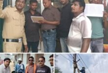 शक्ति जिले में विद्युत विभाग ने फिर चलाया बकायदारो के खिलाफ अभियान. 128 बिजली उपभोक्ताओं के काटे गए कनेक्शन. 18 टीम का हुआ था गठन. विद्युत विभाग के उच्चाधिकारियों के निर्देशन में आयोजित था अभियान kshititech