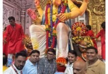 शक्ति के श्याम प्रेमी मानस अग्रवाल ने मुंबई के लाल बाग के राजा के किए दर्शन. समिति के सहयोग से करी विशेष पूजा अर्चना. मानस ने कहा- लालबाग के राजा से करी पूरे प्रदेश की खुशहाली एवं समृद्धि की कामना. आयोजन समिति में मानस का किया स्वागत kshititech