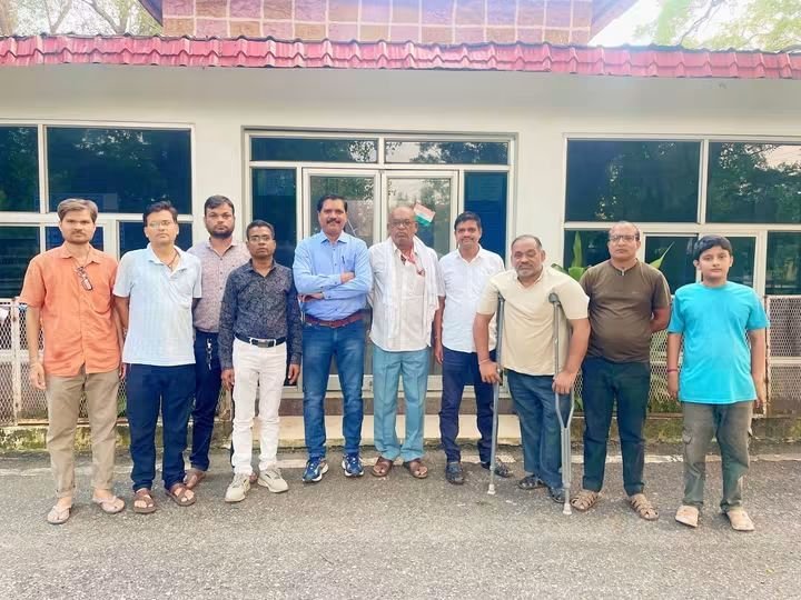 जांजगीर में 9 दिसंबर को होगा प्रदेश स्तरीय पत्रकार सम्मेलन, छत्तीसगढ़ जर्नलिस्ट वेलफेयर यूनियन के प्रदेश अध्यक्ष अमित गौतम के नेतृत्व में होगा आयोजन.मुख्यमंत्री विष्णु देव साय सहित उपमुख्यमंत्रियों व मंत्रिमंडल के सदस्यों को किया जाएगा आमंत्रित. 27 सितंबर को जांजगीर चांपा जिला इकाई की बैठक में हुआ निर्णय जांजगीर में 9 दिसंबर को होगा प्रदेश स्तरीय पत्रकार सम्मेलन, छत्तीसगढ़ जर्नलिस्ट वेलफेयर यूनियन के प्रदेश अध्यक्ष अमित गौतम के नेतृत्व में होगा आयोजन.मुख्यमंत्री विष्णु देव साय सहित उपमुख्यमंत्रियों व मंत्रिमंडल के सदस्यों को किया जाएगा आमंत्रित. 27 सितंबर को जांजगीर चांपा जिला इकाई की बैठक में हुआ निर्णय kshititech