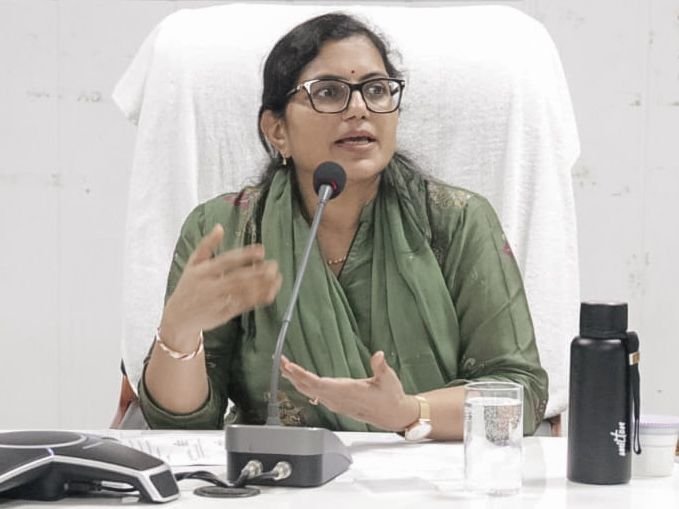 शक्ति जिले में  आश्रम छात्रावासों की अव्यवस्था से नाराज हुई कलेक्टर. विभागीय अधिकारियों को दिए सख्त निर्देश। कलेक्टर मैडम ने 3 सितंबर को जिला मुख्यालय शक्ति के जनपद। तहसील। नगर पालिका का किया औचक निरीक्षण। कृषि अधिकारियों की बैठक लेकर दिए आवश्यक निर्देश kshititech
