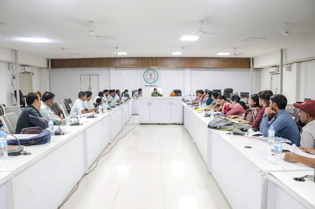 शक्ति जिले में  आश्रम छात्रावासों की अव्यवस्था से नाराज हुई कलेक्टर. विभागीय अधिकारियों को दिए सख्त निर्देश। कलेक्टर मैडम ने 3 सितंबर को जिला मुख्यालय शक्ति के जनपद। तहसील। नगर पालिका का किया औचक निरीक्षण। कृषि अधिकारियों की बैठक लेकर दिए आवश्यक निर्देश kshititech