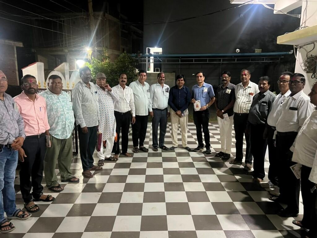 कन्नौजिया राठौर समाज की शक्ति इकाई का हुआ गठन. जिवेन्द्र राठौर पिंटू बनाए गए सचिव.जिवेन्द्र ने कहा- समाज के वरिष्ठ जनों के मार्गदर्शन से संगठन को बनाएंगे मजबूत. कार्यकारिणी गठन के साथ ही पूरे क्षेत्र में संगठन का होगा विस्तार kshititech