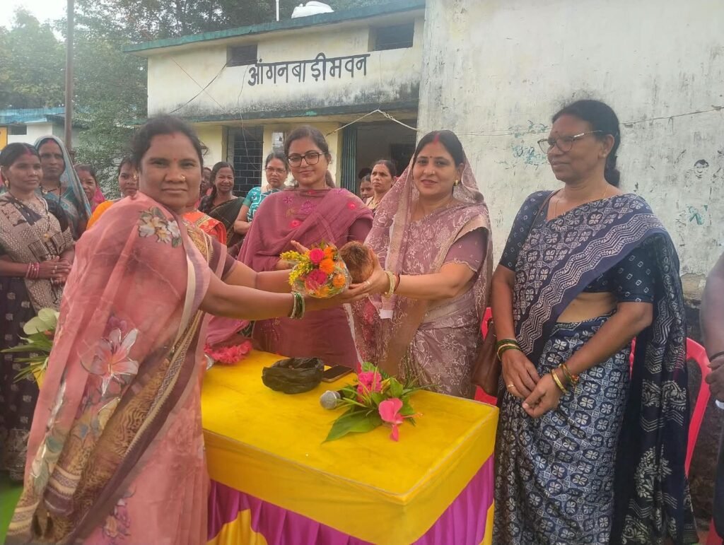 महिला बाल विकास विभाग परियोजना शक्ति के 42 आंगनबाड़ी केंद्रों में हुआ सेवा संकल्प के तहत आंगन मिलन कार्यक्रम. कलेक्टर जय श्री जैन भी पहुंची आंगनबाड़ी केंद्रों में परियोजना अधिकारी श्याम कंवर के मार्गदर्शन में हुआ आयोजन. जनपद अध्यक्ष नीतू ऋषि राय भी रही मौजूद. पोषण कार्यक्रमों की जानकारी से रूबरू हुई कलेक्टर मैडम महिला बाल विकास विभाग परियोजना शक्ति के 42 आंगनबाड़ी केंद्रों में हुआ सेवा संकल्प के तहत आंगन मिलन कार्यक्रम. कलेक्टर जय श्री जैन भी पहुंची आंगनबाड़ी केंद्रों में परियोजना अधिकारी श्याम कंवर के मार्गदर्शन में हुआ आयोजन. जनपद अध्यक्ष नीतू ऋषि राय भी रही मौजूद. पोषण कार्यक्रमों की जानकारी से रूबरू हुई कलेक्टर मैडम kshititech
