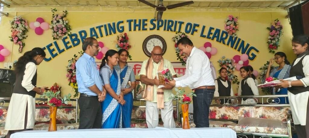 शक्ति शहर के गुंजन एजुकेशन सेंटर में मनाया गया शिक्षक दिवस kshititech