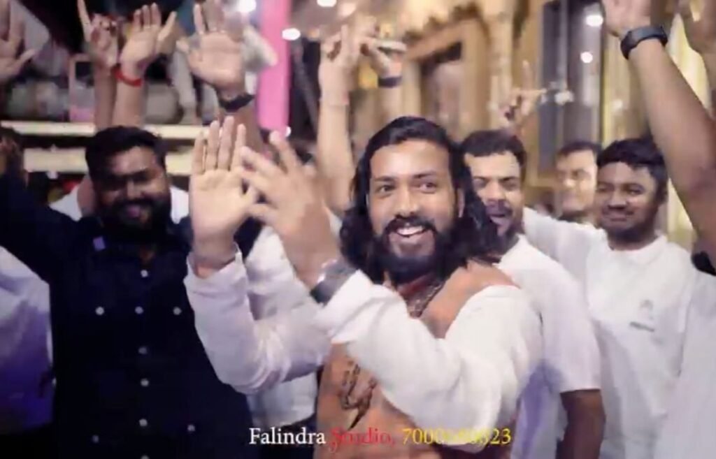 शक्ति जिले की सबसे बड़ी गणेश प्रतिमा एवं पांडाल स्थापित होगा बाराद्वार में- आजाद बॉयज बाराद्वार की गणेश प्रतिमा के आगमन पर प्रभारी मंत्री भी पहुंचे स्वागत में. प्रतिमा देखकर मंत्री जी भी डूबे गणेश जी की आस्था में. 1000 लोगों की उपस्थिति में गणेश बप्पा के हुए पहले दर्शन kshititech