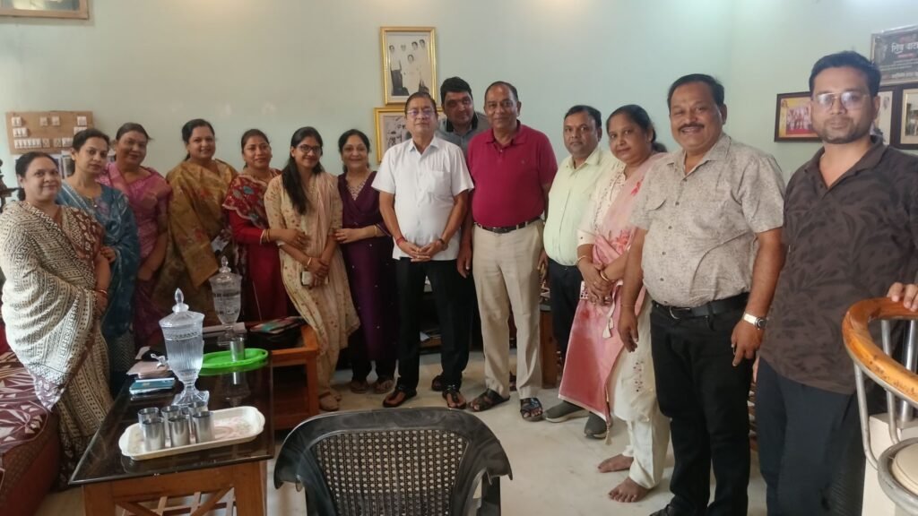 20 सितंबर को शक्ति में होने वाले परिचय सम्मेलन को लेकर अग्रवाल सभा की संपन्न हुई बैठक. उद्घाटन समारोह के मुख्य अतिथि होंगे खनिज विकास निगम के पूर्व चेयरमेन गिरधर गुप्ता एवं कार्यक्रम की अध्यक्षता करेंगे संभागीय अग्रवाल महासभा के अध्यक्ष बाबूलाल अग्रवाल.अग्रवाल सभा अध्यक्ष श्यामसुंदर अग्रवाल ने दी जानकारी kshititech