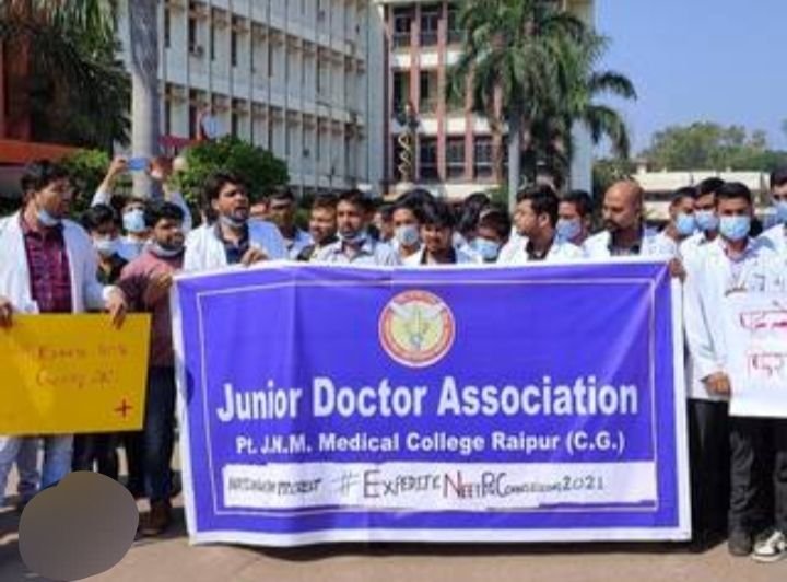 बड़ी खबर -छत्तीसगढ़ में जूनियर डॉक्टर्स का आज 18 सितंबर को हुआ ऐलान: 21 सितंबर से करेंगे हड़ताल. हड़ताल से स्वास्थ्य सेवाओं पर पड़ सकता है विपरीत असर बड़ी खबर -छत्तीसगढ़ में जूनियर डॉक्टर्स का आज 18 सितंबर को हुआ ऐलान: 21 सितंबर से करेंगे हड़ताल. हड़ताल से स्वास्थ्य सेवाओं पर पड़ सकता है विपरीत असर kshititech
