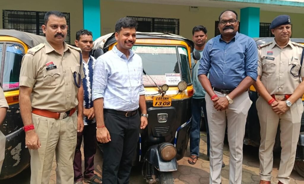 शक्ति जिला पुलिस के अभियान में 120 ऑटो चालकों ने करवाया अपना पंजीयन- 20 सितंबर को जिला पुलिस कप्तान। जिला पंचायत सीईओ एडिशनल एसपी। ट्रैफिक इंचार्ज की मौजूदगी में संपन्न हुआ पंजीयन शिविर. ट्रैफिक इंचार्ज शर्मा ने किया कार्यक्रम का संचालन शक्ति जिला पुलिस के अभियान में 120 ऑटो चालकों ने करवाया अपना पंजीयन- 20 सितंबर को जिला पुलिस कप्तान। जिला पंचायत सीईओ एडिशनल एसपी। ट्रैफिक इंचार्ज की मौजूदगी में संपन्न हुआ पंजीयन शिविर. ट्रैफिक इंचार्ज शर्मा ने किया कार्यक्रम का संचालन kshititech