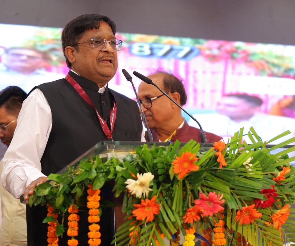 अग्र महाकुंभ 2026 का भव्य समापन — सेवा, संगठन, संस्कार और प्रतिभा सम्मान का साक्षी बना दूसरा दिन.दशम अग्र अलंकरण समारोह में प्रदेश की 18 विशिष्ट प्रतिभाएं सम्मानित.तीन विशेष सम्मान भी प्रदान किए गए. संगठन के प्रांतीय अध्यक्ष डा.अशोक सियाराम अग्रवाल के नेतृत्व में संपन्न हुआ आयोजन kshititech