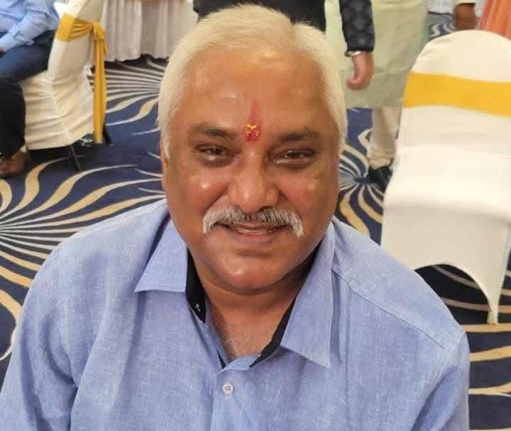 हिंदी हितैषी सम्मान से नवाजे जाएंगे जेएलएनडी कॉलेज शक्ति के प्रोफेसर डॉक्टर देवेंद्र शुक्ला. विगत 36 वर्षों से हिंदी विभाग के अध्यक्ष के रूप में सेवाएं दे रहे हैं शुक्ला जी. सम्मान के लिए संस्था द्वारा भेजा गया आमंत्रण kshititech