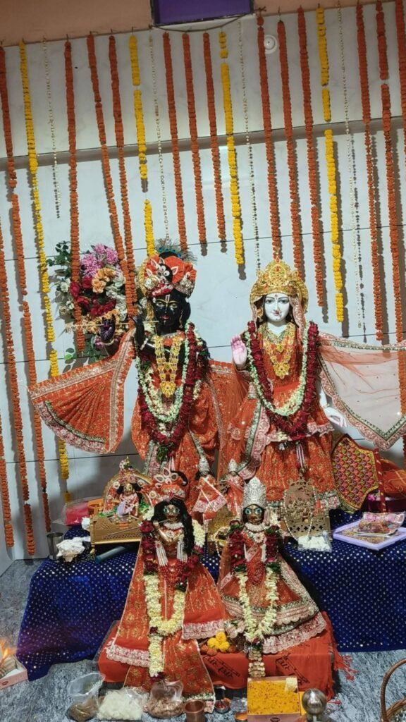 दान में भूमि दी, उसपर मंदिर बनवाकर जनता को समर्पित किया. श्री बैजू अग्रवाल की अनुपम विरासत.श्री बांके बिहारी मंदिर के साथ उसके रखरखाव के लिए भी दी संपत्तियां; अग्रवाल समाज की दानशीलता और धर्मरक्षा का जीवंत उदाहरण. राजधानी रायपुर में अग्रवाल समाज के दानवीरों को आज भी लोग करते हैं स्मरण kshititech