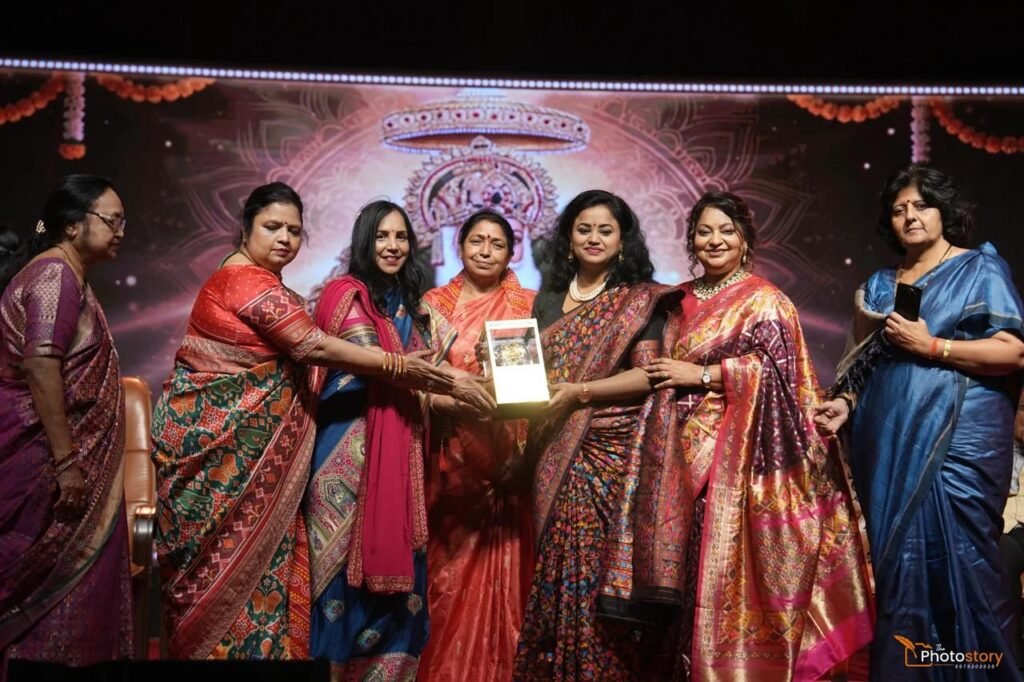 9 अक्टूबर को राजधानी रायपुर में आयोजित अग्रवाल महिला सम्मेलन में बतौर अतिथि शामिल हुई दिल्ली की समाजसेवीका डॉक्टर सपना बंसल. सपना ने कहा- आज पूरे देश में समाज की महिलाएं जन सेवा एवं रचनात्मक कार्यों में दे रही अग्रणी योगदान. रायपुर में समाज की नारी शक्ति के उत्साह की भी मुक्त कंठ से प्रशंसा की डॉक्टर सपना बंसल ने kshititech
