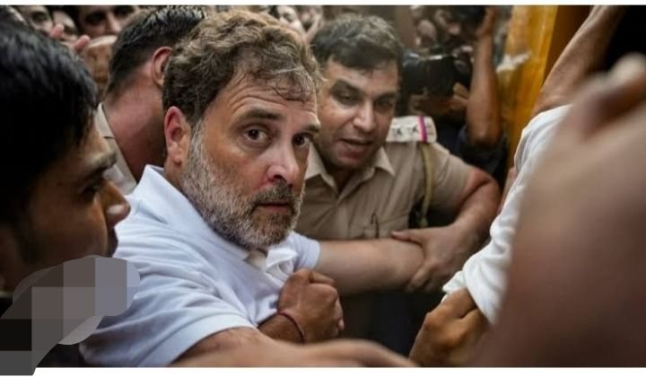 सबसे बड़ी खबर-दिल्ली पुलिस की हिरासत में राहुल और प्रियंका गांधी, खत्म कराया गया धरना kshititech