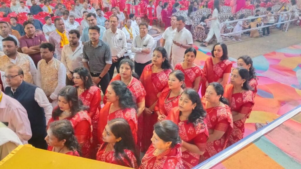 शक्ति में बनेगा अग्रवाल समाज का नया कन्या भवन. समाजसेवी पवन अग्रवाल बिलासपुर ने सवा तीन एकड़ भूमि भवन निर्माण हेतु करी दान.ट्रस्ट के माध्यम से होगा कन्या भवन का निर्माण एवं संचालन. 11 अक्टूबर को शक्ति में अग्रसेन जयंती पर्व पर हुआ भव्य समारोह. वंदे मातरम के पूर्ण गायन से हुआ कार्यक्रम का शुभारंभ. समाज बंधुओ ने किया अग्रसेन जयंती पर शासकीय अवकाश घोषित किए जाने हेतु मुख्यमंत्री जी का आभार शक्ति में बनेगा अग्रवाल समाज का नया कन्या भवन. समाजसेवी पवन अग्रवाल बिलासपुर ने सवा तीन एकड़ भूमि भवन निर्माण हेतु करी दान.ट्रस्ट के माध्यम से होगा कन्या भवन का निर्माण एवं संचालन. 11 अक्टूबर को शक्ति में अग्रसेन जयंती पर्व पर हुआ भव्य समारोह. वंदे मातरम के पूर्ण गायन से हुआ कार्यक्रम का शुभारंभ. समाज बंधुओ ने किया अग्रसेन जयंती पर शासकीय अवकाश घोषित किए जाने हेतु मुख्यमंत्री जी का आभार kshititech
