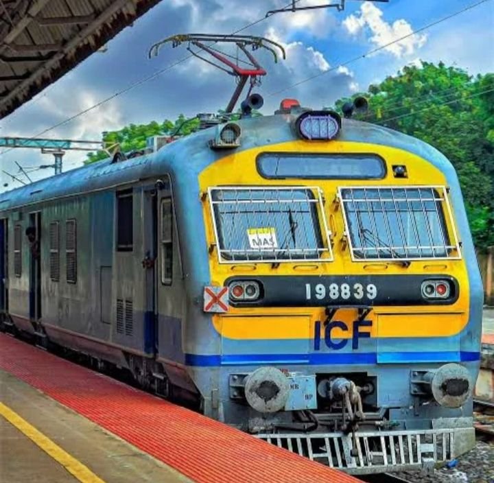 शक्ति जिले के दैनिक रेल यात्रियों ने रेल महाप्रबंधक से करी बिलासपुर से रायगढ़ के बीच सुबह 8:00 बजे नई यात्री पैसेंजर ट्रेन प्रारंभ करने की मांग. जीएम साहब से मिले रेल यात्री kshititech