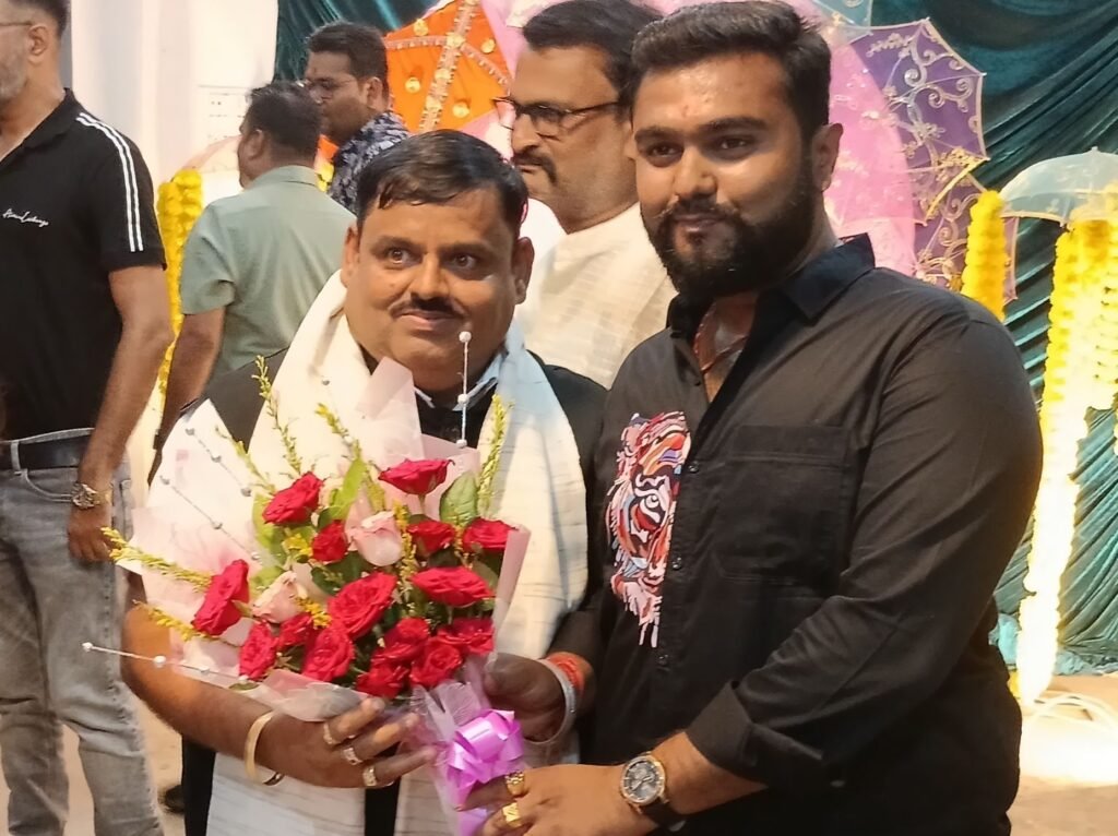 शक्ति के भाजपा नेता सुरेश कृपलानी के जन्मदिन पर सांसद कमलेश जांगड़े. नगर पालिका अध्यक्ष श्यामसुंदर अग्रवाल. पूर्व अध्यक्ष नरेश गेवाडीन.जिला पंचायत सदस्य आयुष शर्मा ने दी बधाई. 2 अक्टूबर की शाम शहर के प्रसिद्ध पापा ढाबा में आयोजित था जन्मदिन का कार्यक्रम शक्ति के भाजपा नेता सुरेश कृपलानी के जन्मदिन पर सांसद कमलेश जांगड़े. नगर पालिका अध्यक्ष श्यामसुंदर अग्रवाल. पूर्व अध्यक्ष नरेश गेवाडीन.जिला पंचायत सदस्य आयुष शर्मा ने दी बधाई. 2 अक्टूबर की शाम शहर के प्रसिद्ध पापा ढाबा में आयोजित था जन्मदिन का कार्यक्रम kshititech